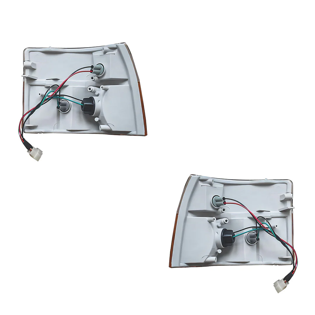 Toyota HiAce H100 / RZH Van (1989 - 2005) Indicator Lamp Corner Lights LH + RH - Image 3